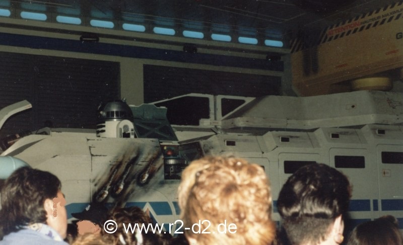 R2 in the Starspeeder