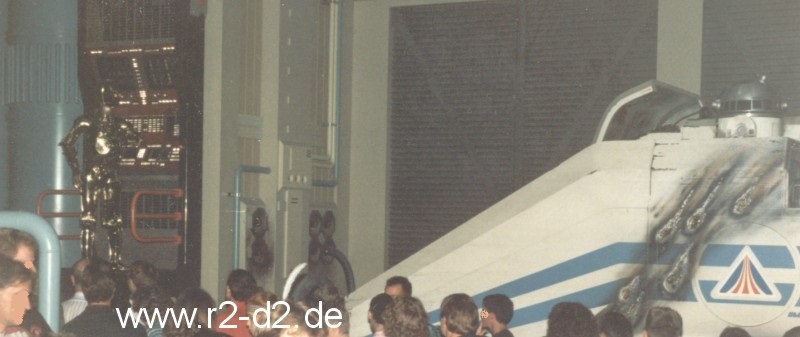 R2 in the Starspeeder